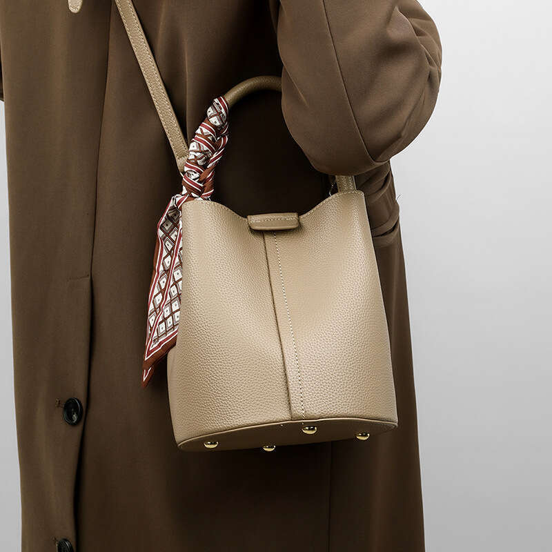Niche Bucket Large Capacity Crossbody 2025 New Women's Fashion Handbag Versatile Handheld Shoulder Bag