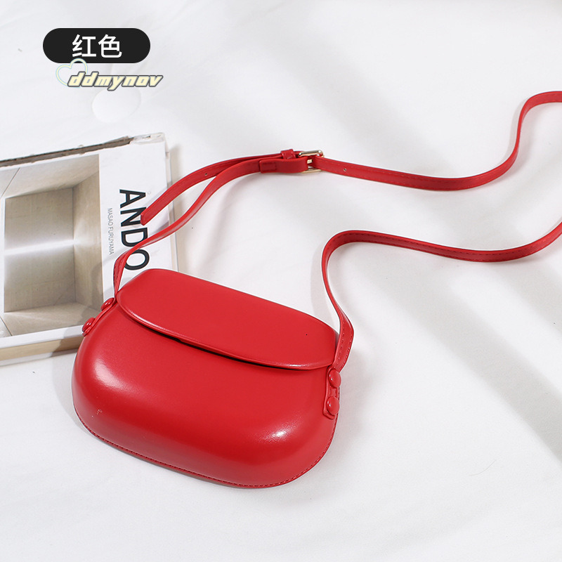 Hot Selling Women's Versatile 2025 Autumn Winter New Large Shell Saddle Student Party Shoulder Crossbody Small Bag ddmynov