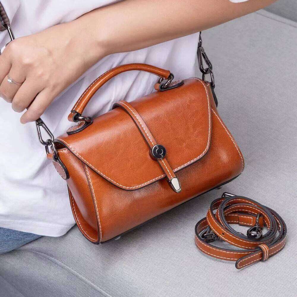 Women's Cowhide Leather Small Handbag Shoulder Phone Ladies' Lightweight Cute Purse Messenger Crossbody Bag Versatile