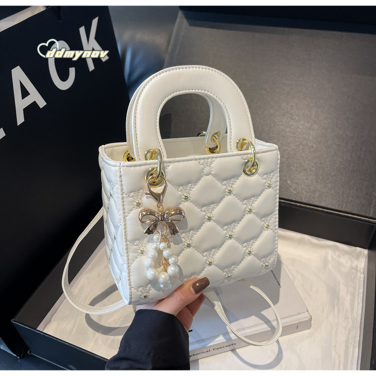 2025 Summer New Princess Diana Women's Casual Handbag Niche Texture Fashion Versatile Shoulder Crossbody Bag ddmynov