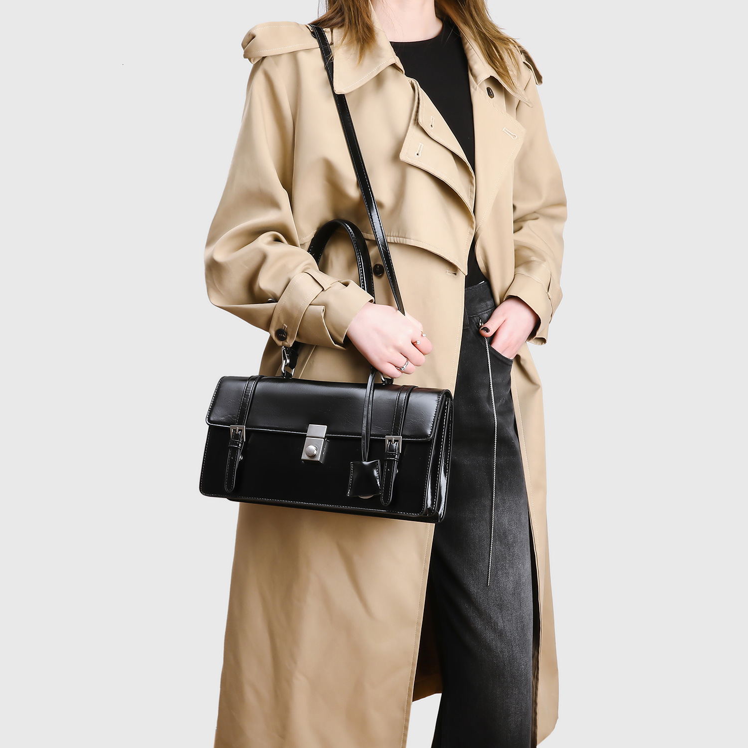 Free Shipping Fashionable High-end Women's Luxury Handbag 2025 Designer Bags New Niche Messenger Bag Underarm Crossbody Accordion Bag Flap Lock B