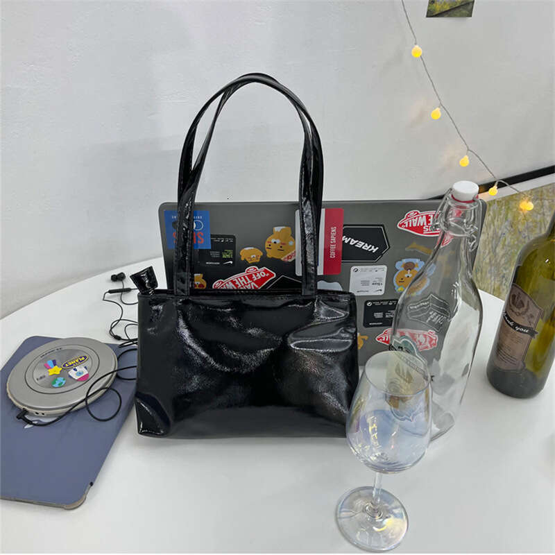 Korean Oil Wax Leather Glossy Simple Small Square 2023 New Trendy Ins Fashion Commuter Shoulder Underarm Bag