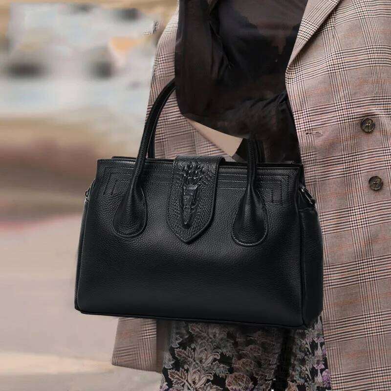 Real Leather New Versatile Single Shoulder Crossbody Fashionable Women's Bag, Luxurious Handbag 2025/06/10