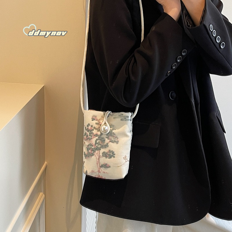 Chinese Style Embroidered Phone for Women 2025 Summer New Trendy Fashion Versatile Casual Shoulder Crossbody Bag ddmynov