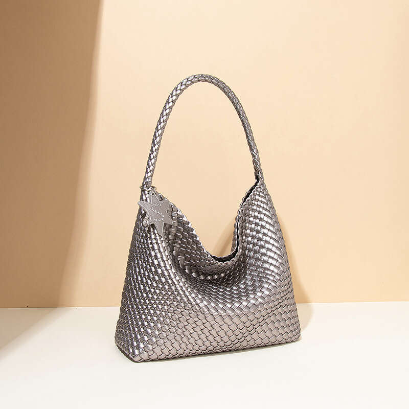 High-end Niche Design Handwoven Large Capacity Tote Casual Lazy Style Shoulder Hanging Commuter Bag