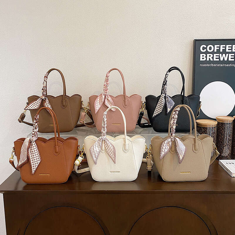 Fashionable Textured Handbag For Women New Simple Personality Versatile Shoulder Elegant Trendy Crossbody Tote Bag