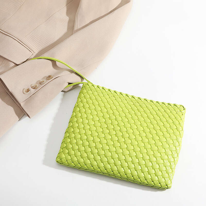2025 New High-Quality Fashion Clutch Versatile Handwoven Casual Evening Bag