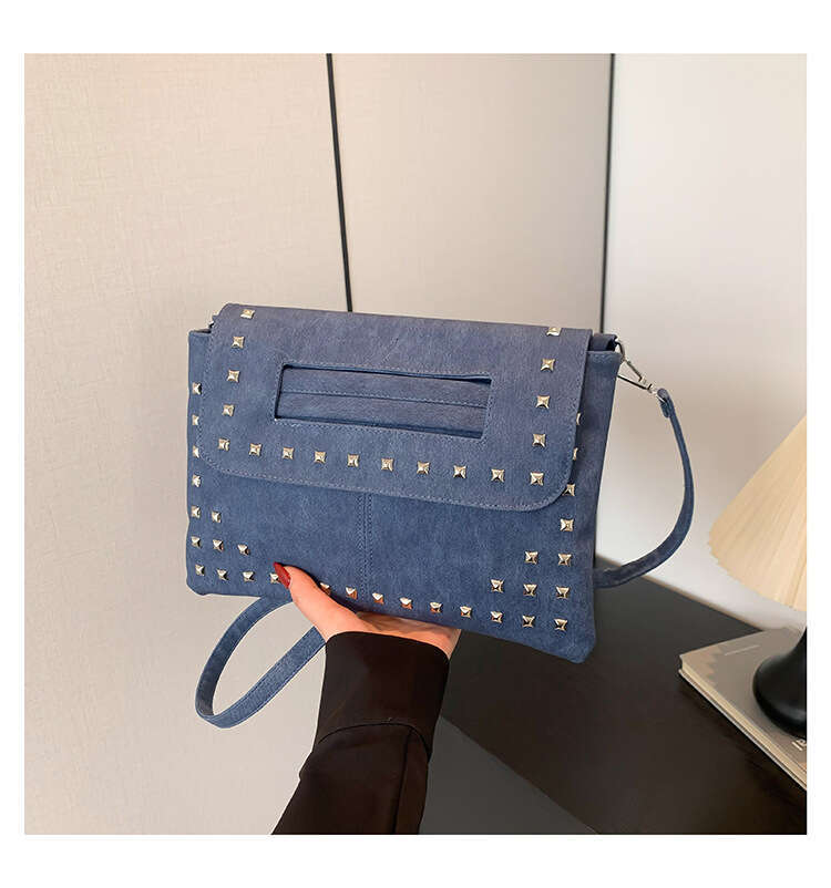 2024 New Stylish Personality Underarm Fashion Rivet Women Envelope Chain Crossbody Bag GUHUISHU