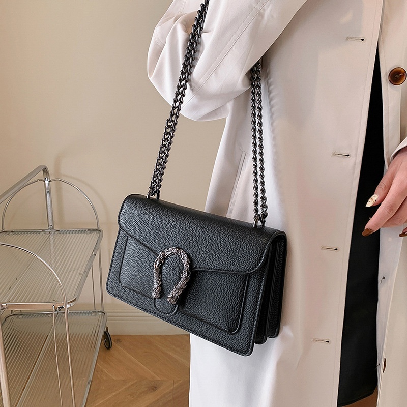 Free shipping 2025 designer women's luxury fashion new chain shoulder crossbody bag Korean version black brown