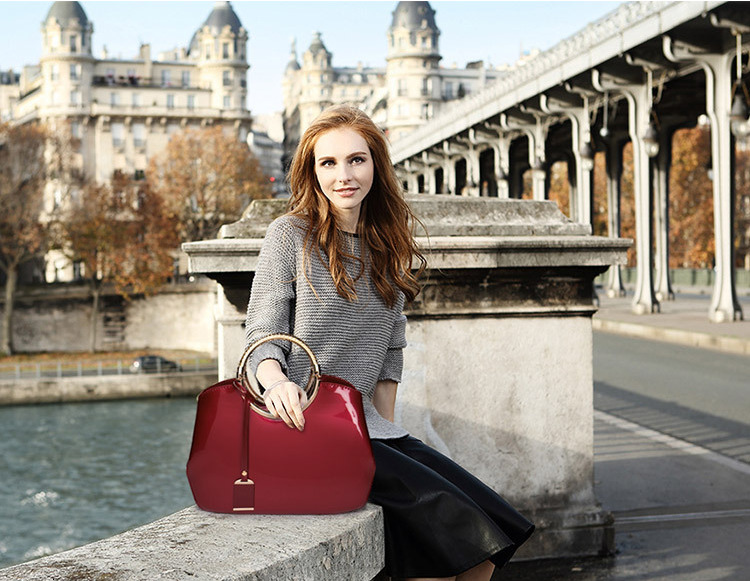 Free Shipping 2025 New Designer Bag Trend Glossy Leather Handle Women's Shoulder Bag Luxury Wallet High-quality Solid Color Handbag