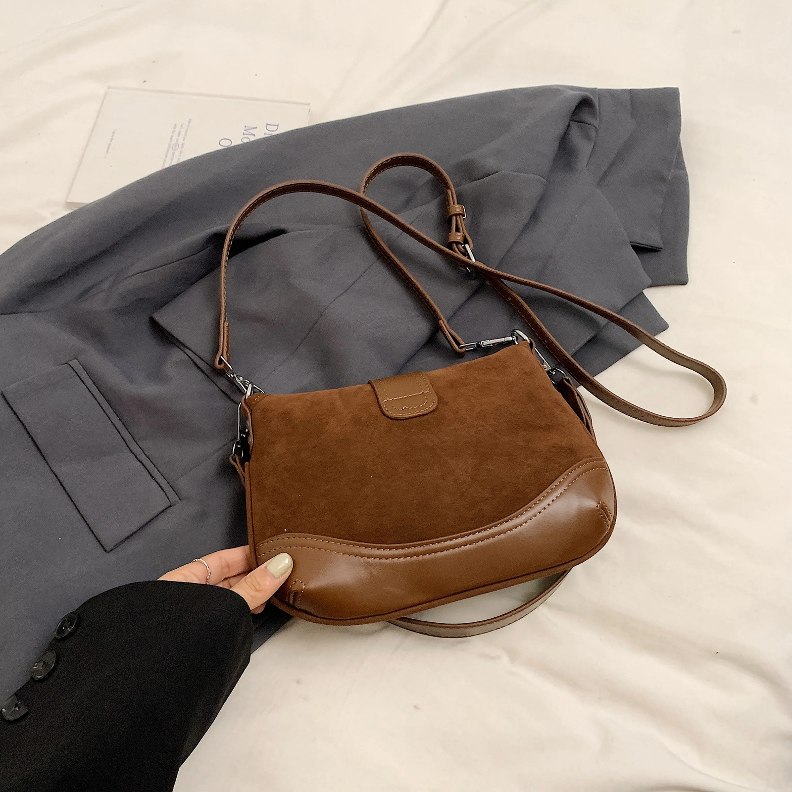 Niche texture bag fashion simple retro armpit frosted oneshoulder messenger bag 250605