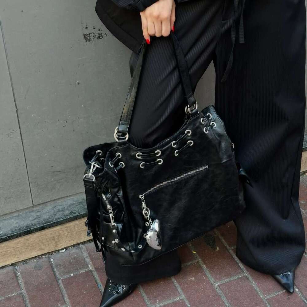 Korean Niche Deinet Motorcycle 2025 New Tote Large Drawstring Pocket Rivet Shoulder Bag for Women