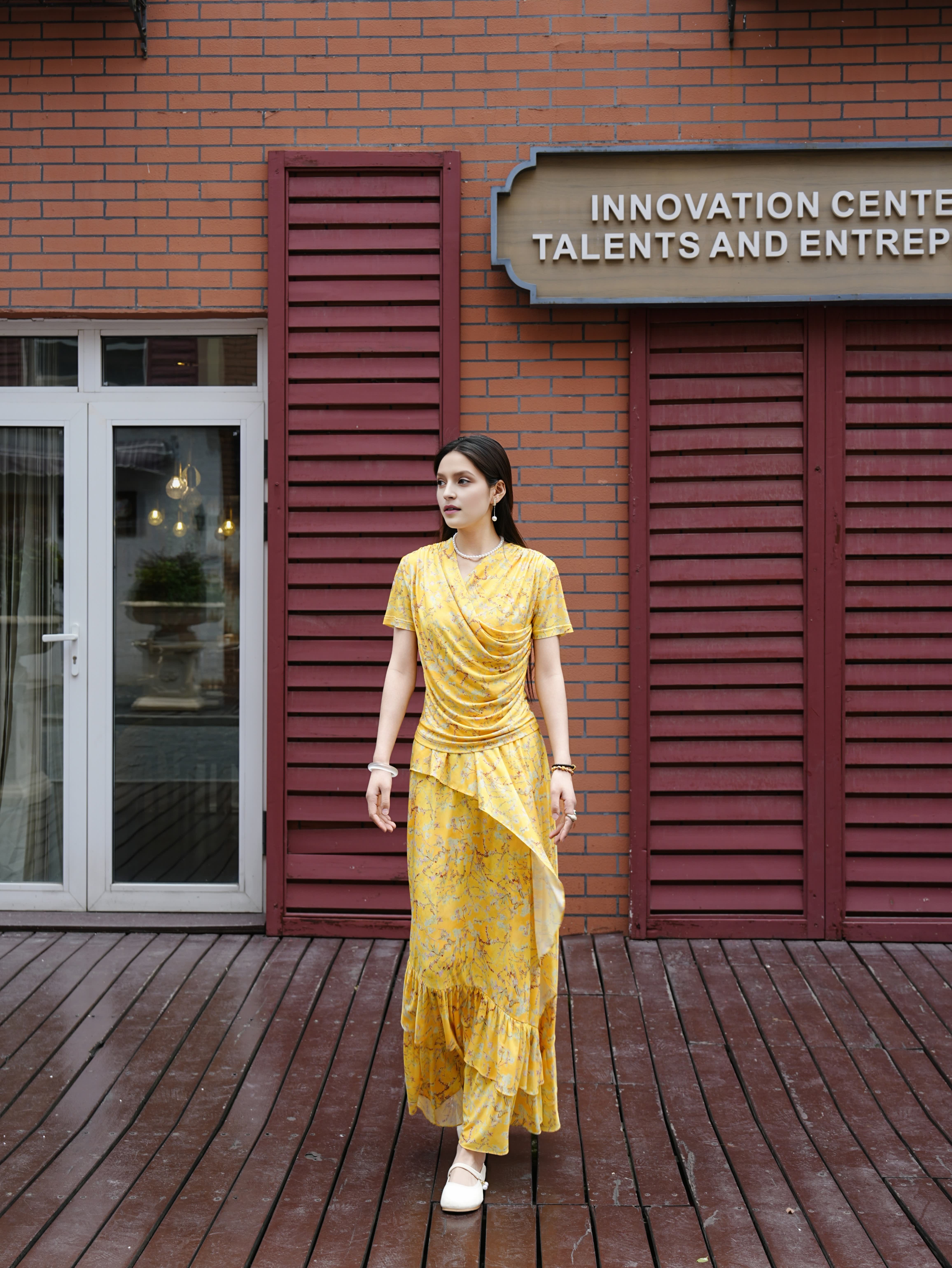 HZHJ new yellow tone poetic set high-end, niche western-style high-end light luxury