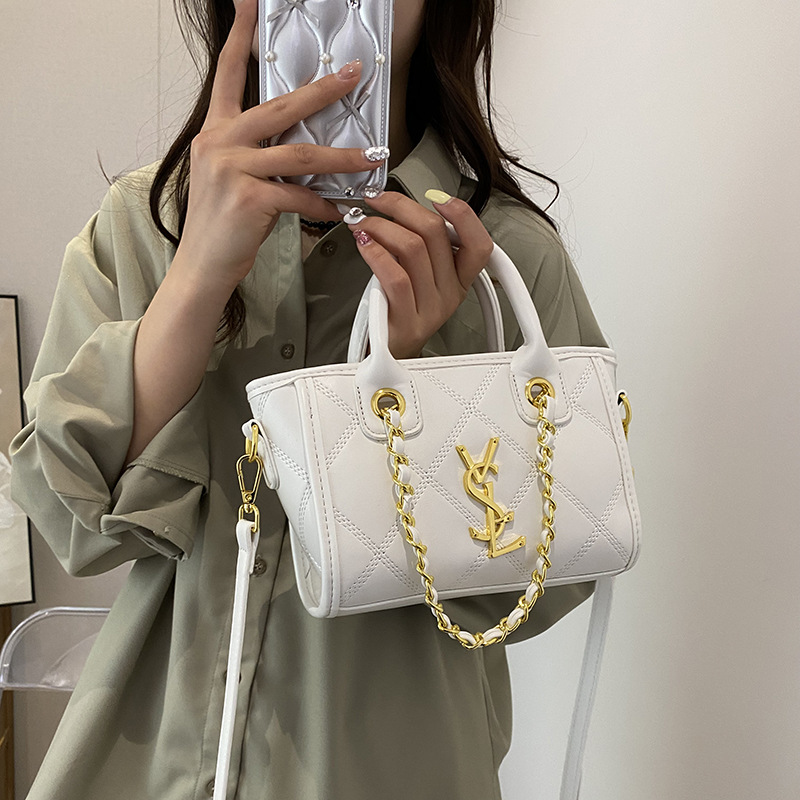 Free shipping 2025 designer Shoulder totes Bags womans ladies flap lady girl fashion casual handbag women crossbody Underarm tote bag