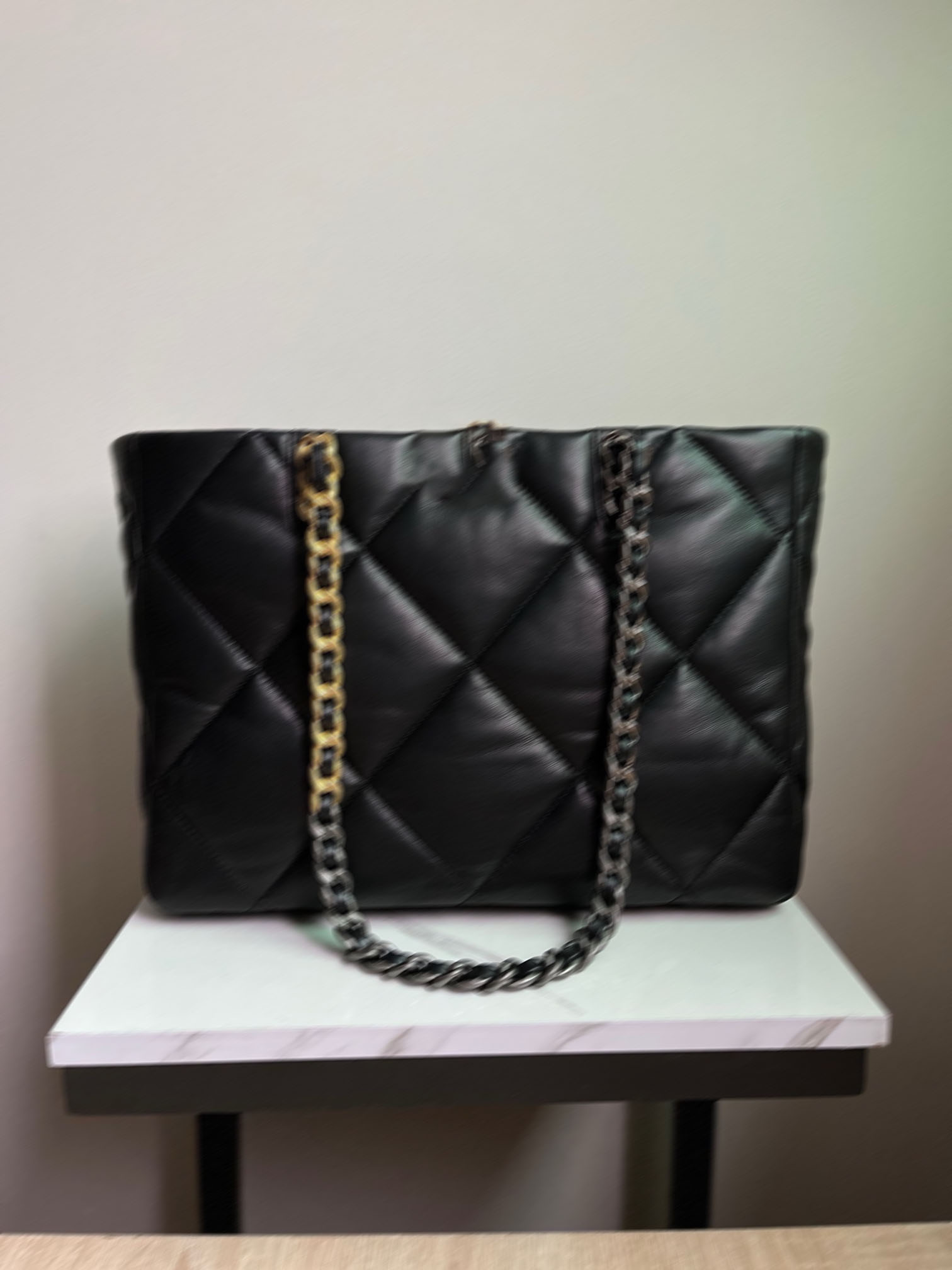 2025 New High end Women's Commuting Large Capacity Bag Quilted Handbag Fashion Multi functional High end Simple Bag