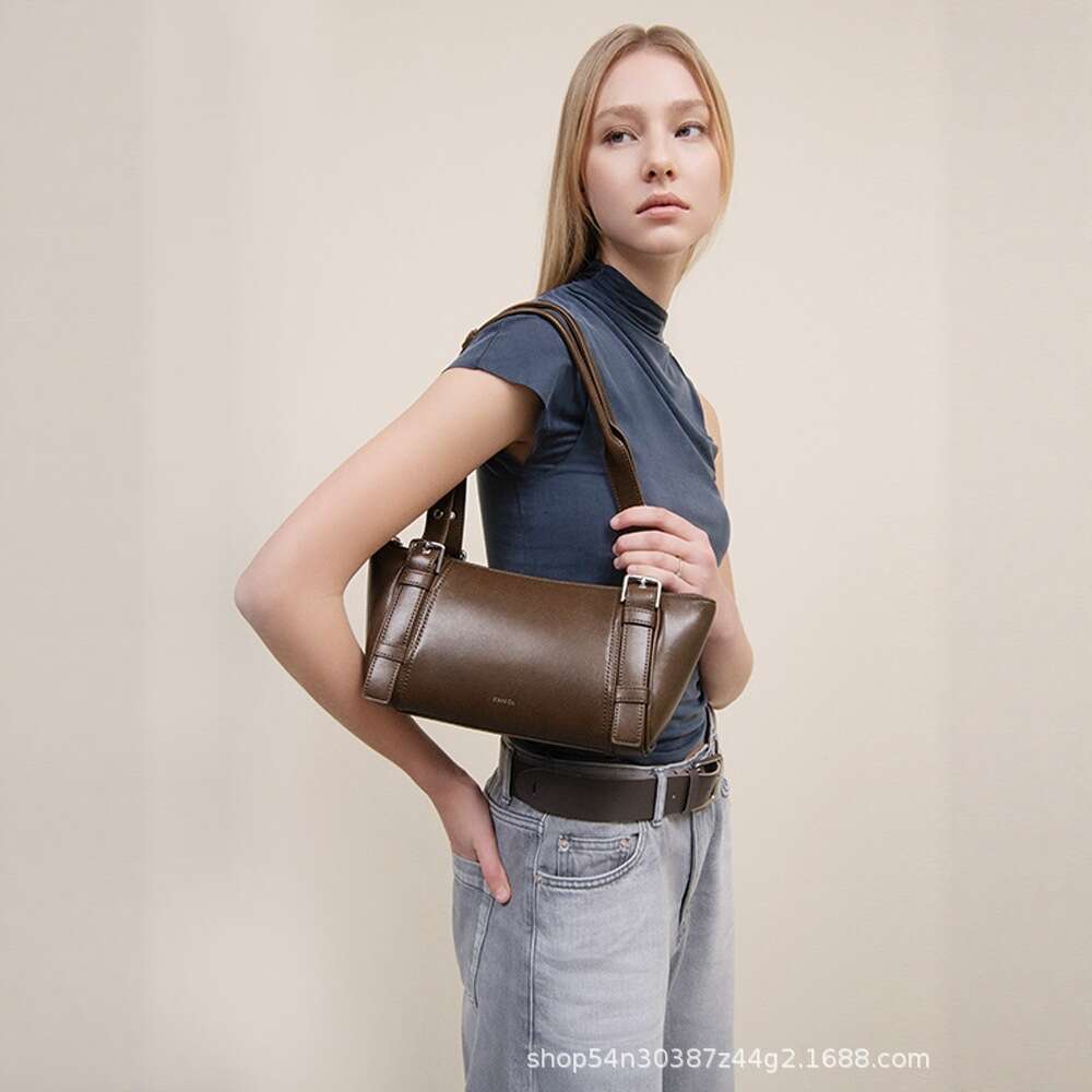 High-End Handheld Boston for Women 2025 Spring New Fashion Single Shoulder Versatile Commuter Crossbody Bag