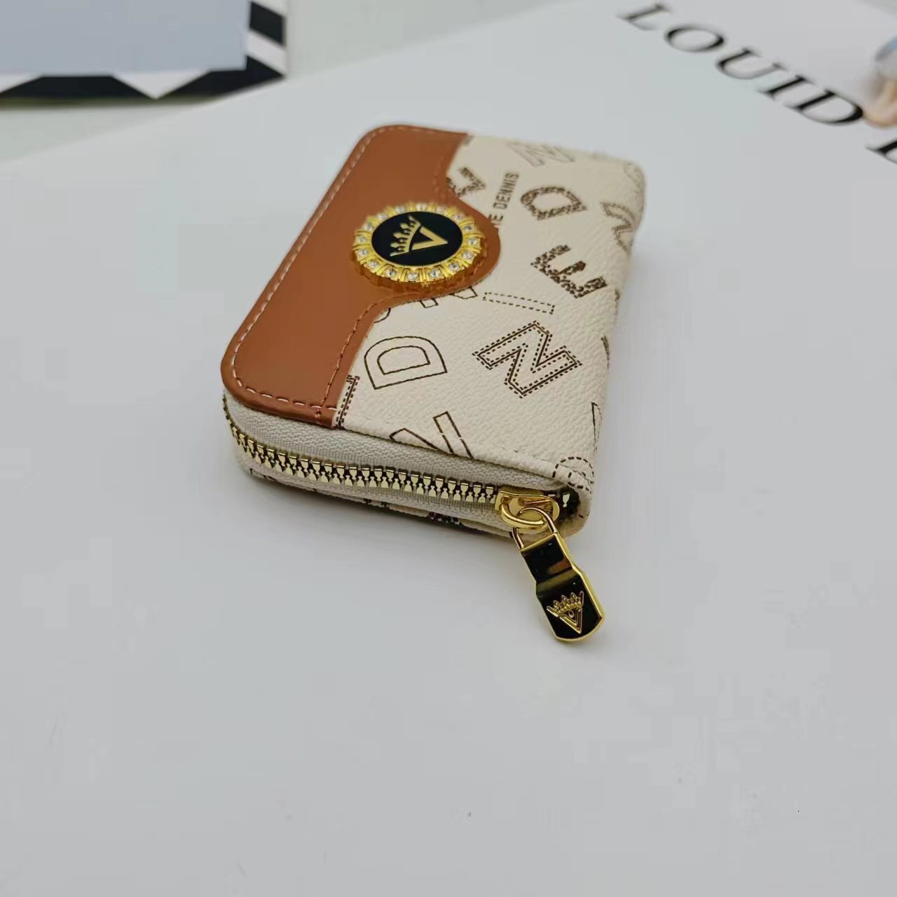 Free Shipping 2025 New Designer Bag Exquisite High-end Multi Card Slot Card Bag Short Compact Coin Bag Trendy High-quality Women's Wallet