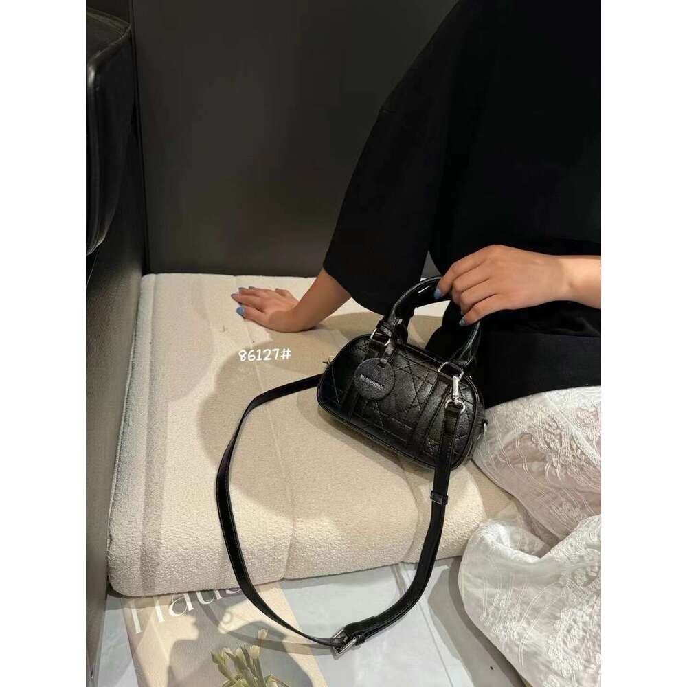 New Korean Style Solid Color Embroidered Handbag Fashion Versatile Shoulder Niche Crossbody Bag for Women