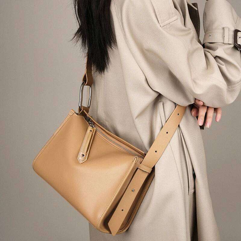Women's Genuine Leather Large Capacity Diagonal Cross Bag Top Layer Cowhide Wide Shoulder Strap Fashionable Handbag