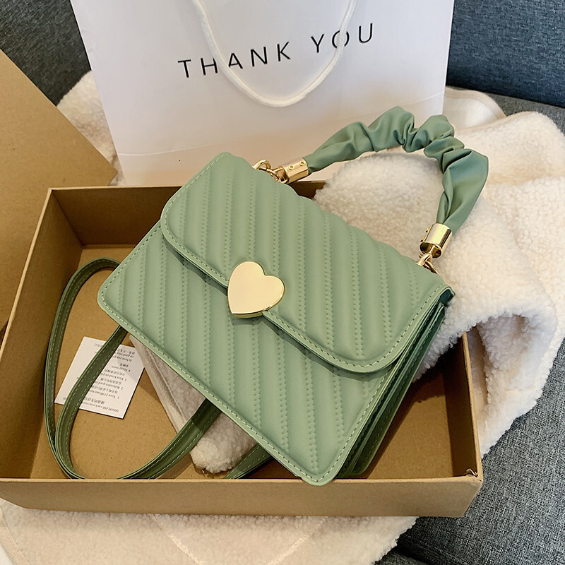 Free Shipping New Designer Bag For 2025 Cross-border Women's Bag Fashion And Retro Heart Pleated Handbag Heart-shaped Stylish Luxury Wallet Embos