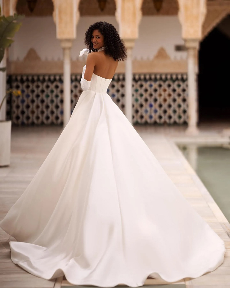 Vintage A Line Wedding Dresses Pleats Strapless Wedding Dress Sweep Train Ruffle robe de mariee bridal gowns