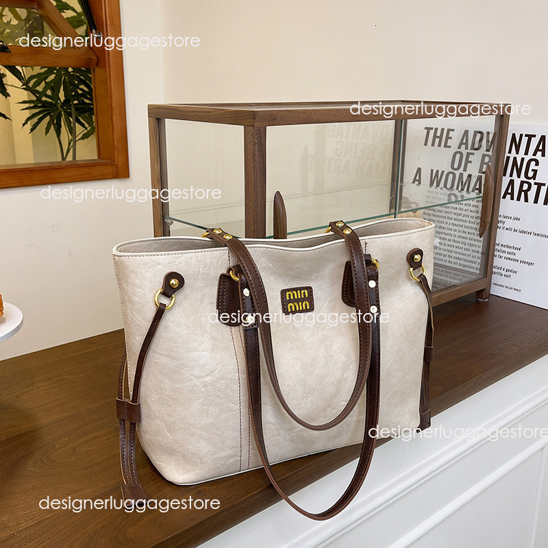 designer Casual Commuter Large Capacity Bag for Women New Vintage Tote Bag Fashion Simple Handbag Versatile Shoulder Crossbody