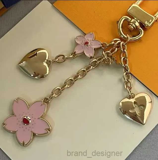Luxury metal bag charm chain flower heart designer bag charms gold sliver keychain Snap fastener mens ladies keychain Holiday gift lovely quality with box
