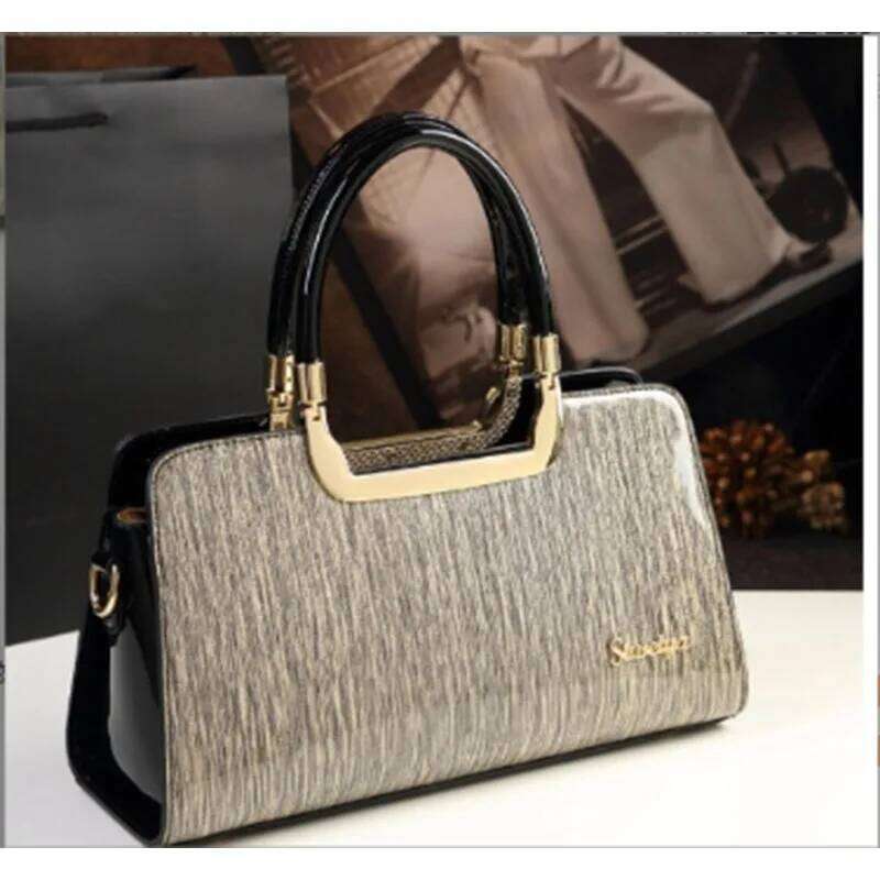 2025 New Fashionable Simple Handbag Versatile Single Shoulder Crossbody Shiny Leather Women's Bag 2025/06/10