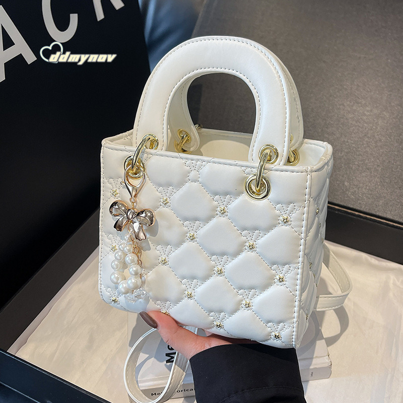 2025 Summer New Princess Diana Women's Casual Handbag Niche Texture Fashion Versatile Shoulder Crossbody Bag ddmynov