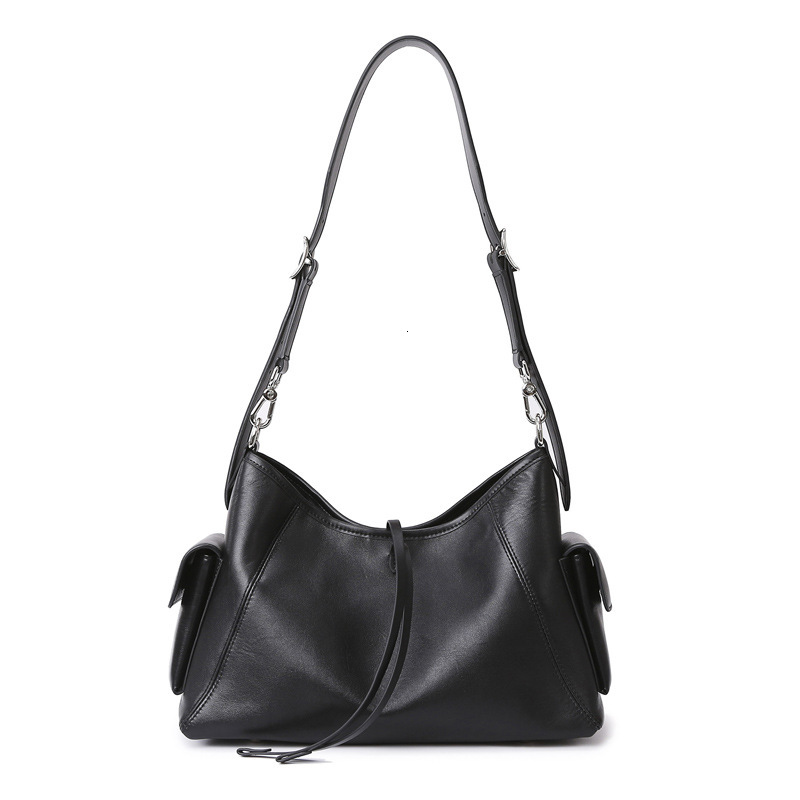 New Single High-End Black Warrior Tote Simple Large Capacity for Women Versatile Commuter Shoulder Bag