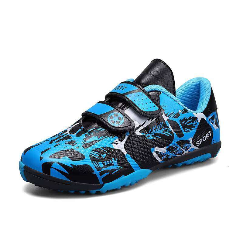 Cheap Easy Wear Children No Laces Waterproof Futsal Kids Non slip Training Soccer Shoes for Little Child