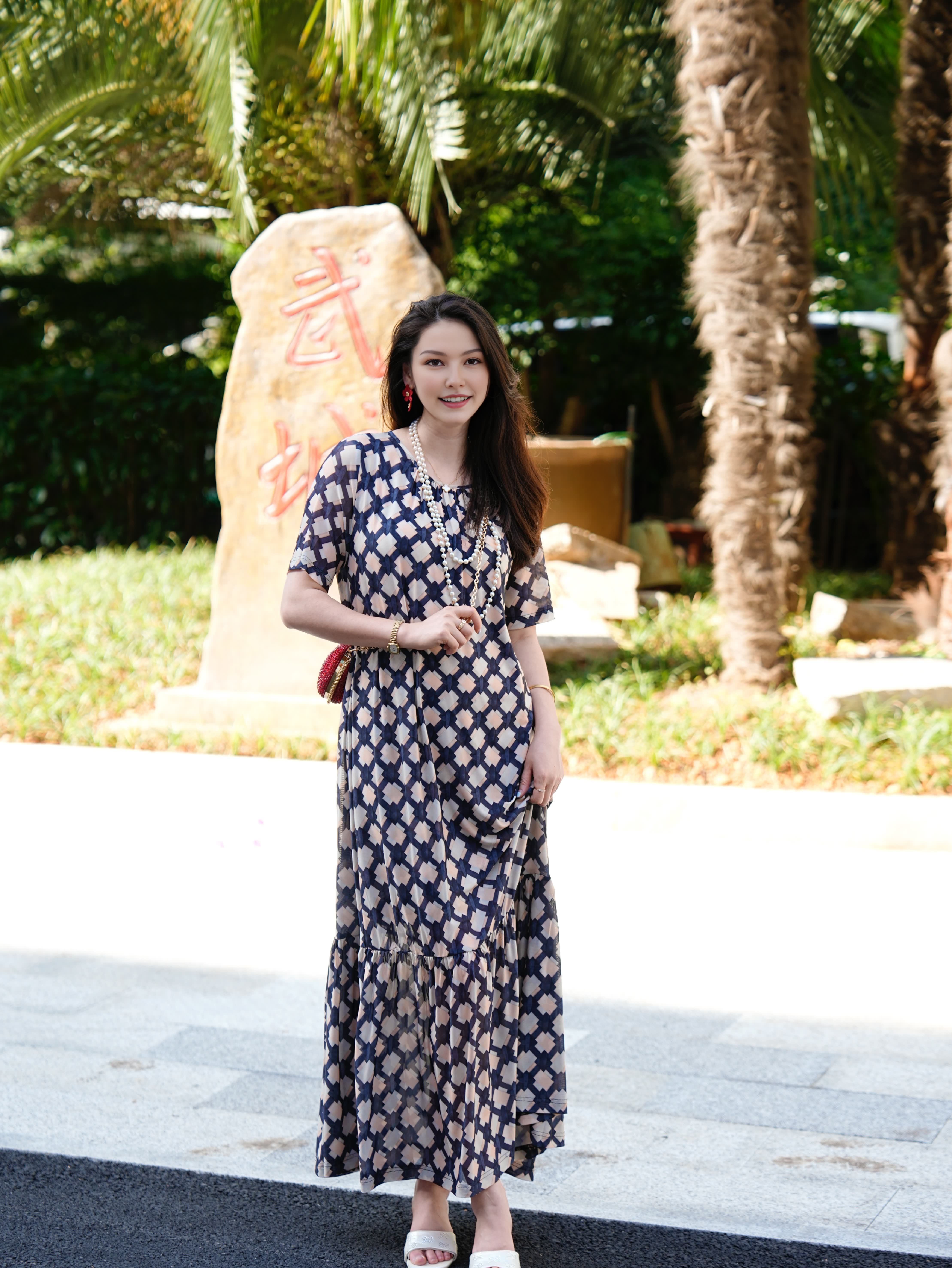 HZHJ original designer black and white geometric dress, French high-end temperament and Western style