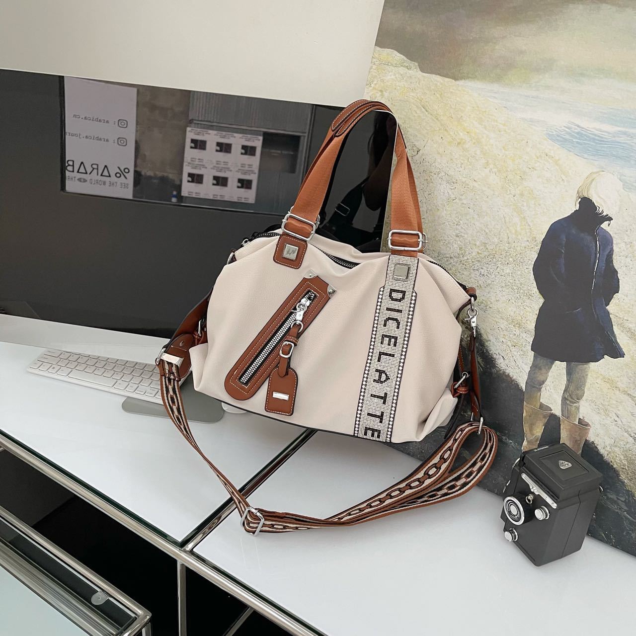 Free Shipping New Bag Women's Luxury Handbag Noble Feel Shoulder Bag Designer Tassel Rhinestone Bag Fashion Crossbody Bag