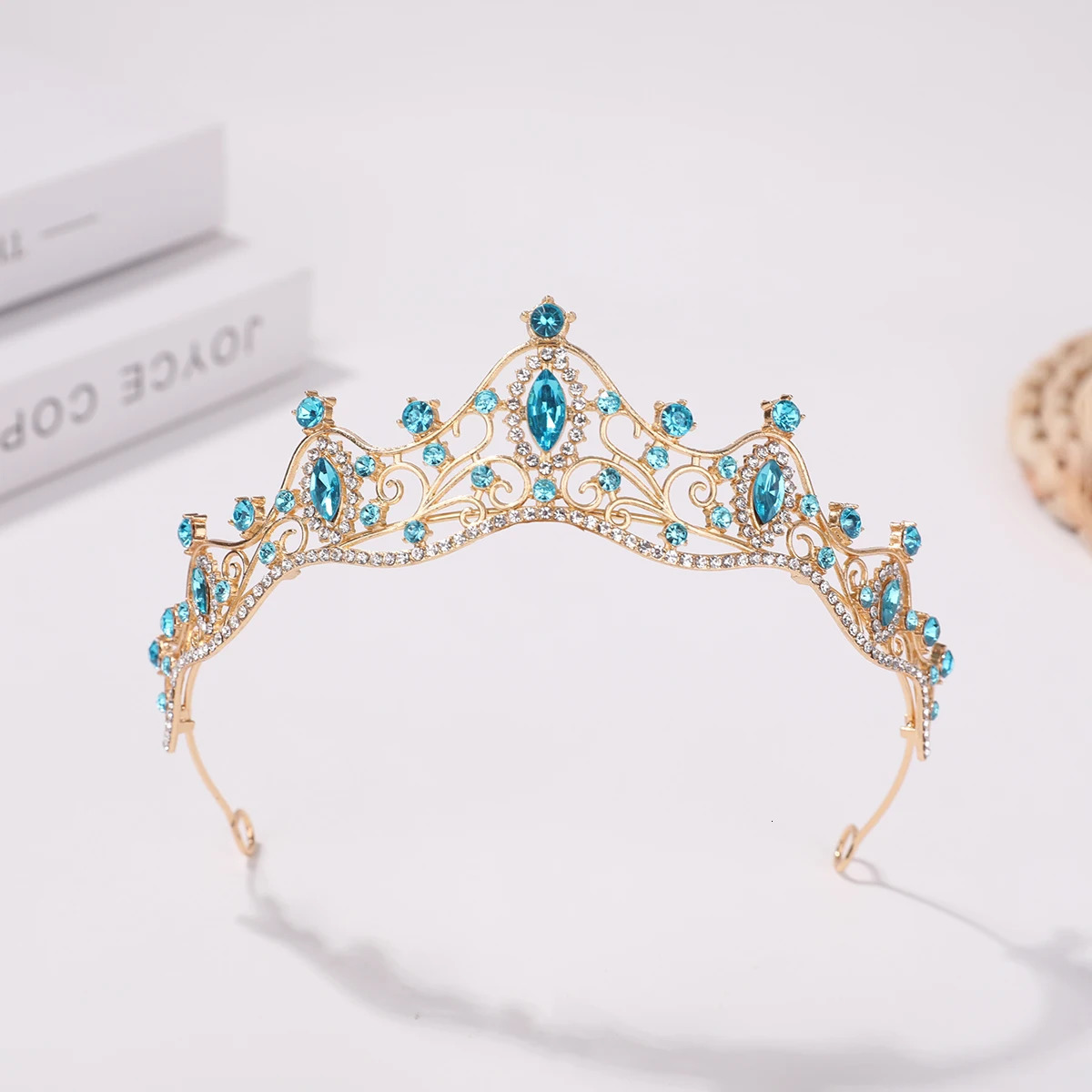 Girls birthday tiara bridal wedding hair accessories Korean simple wedding dress childrens performance tiara accessories. 250610