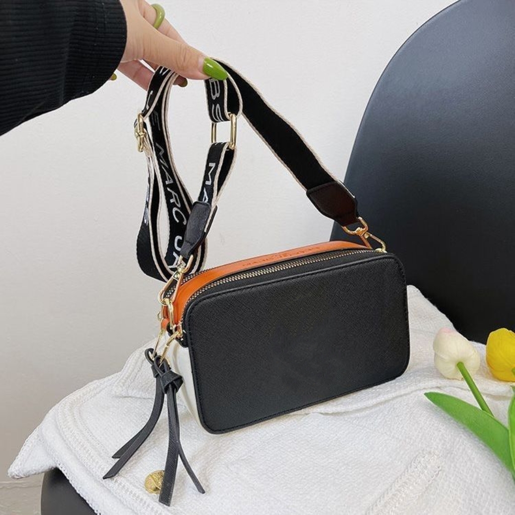 Designer bag, snapshot series, shoulder bag, camera crossbody bag, double zipper, internal compartment, detachable adjustable shoulder strap, luxury leather wallet.