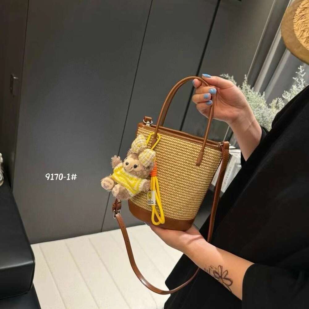 2025 New Straw Woven Commuter Handbag Casual Beach Vacation Tote Fashion Crossbody Bag