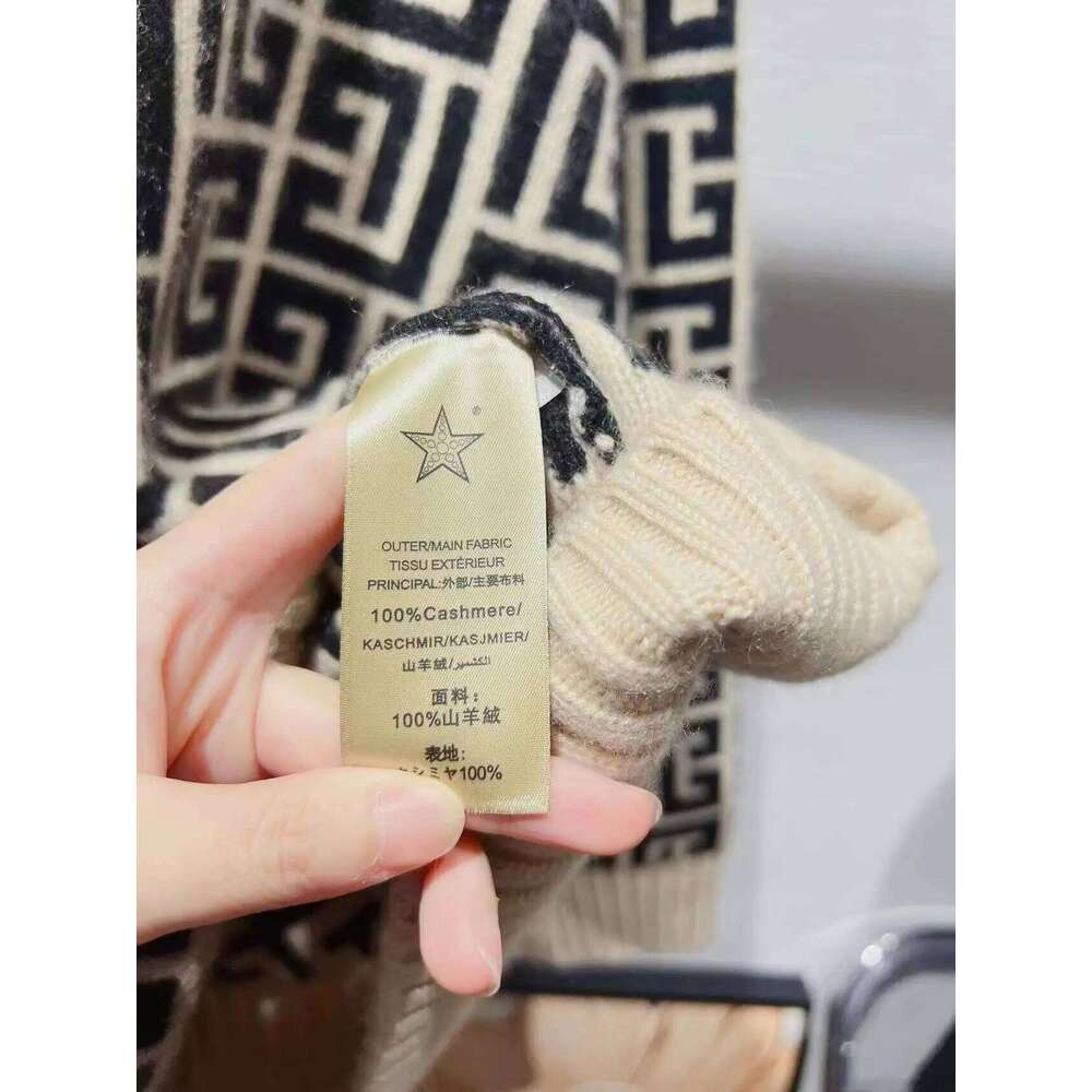 High-end 100% goat women stand collar bottom loose sweater autumn winter new of western style with age reduction