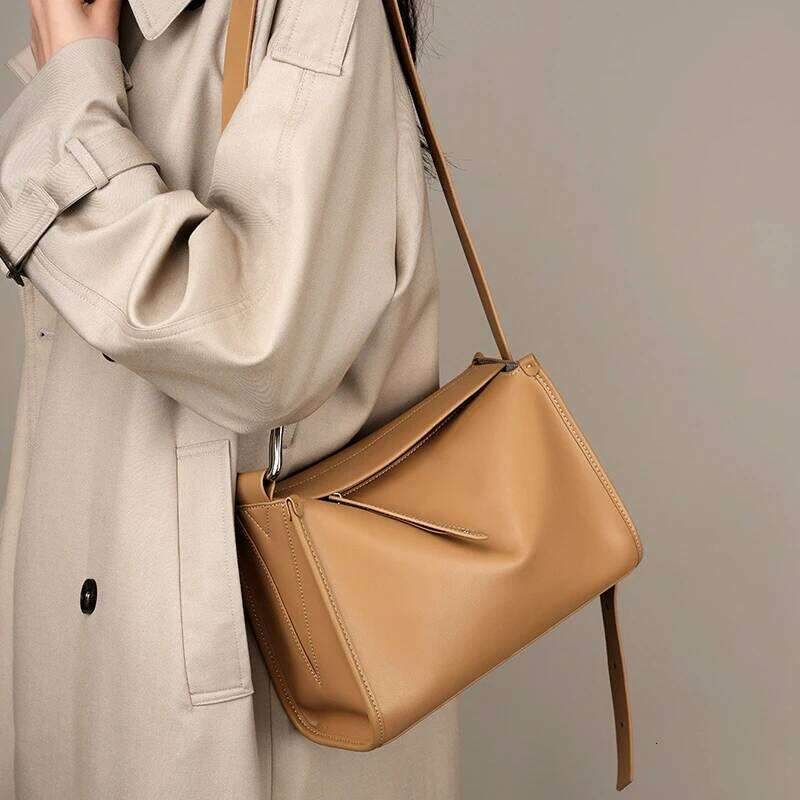 Women's Genuine Leather Large Capacity Diagonal Cross Bag Top Layer Cowhide Wide Shoulder Strap Fashionable Handbag