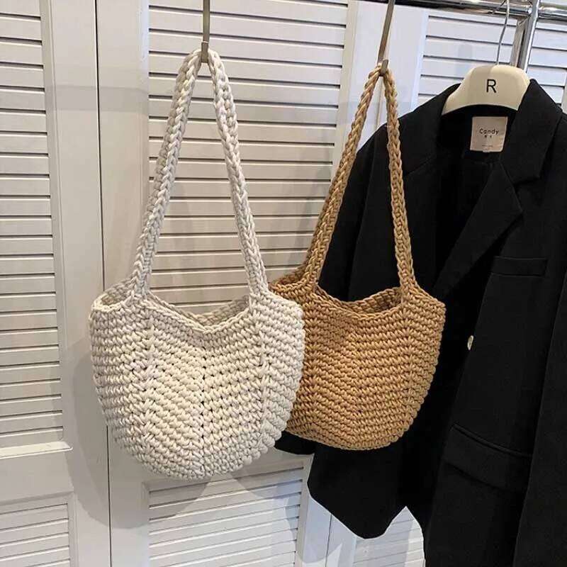 This Year's Super Niche Design Woven 2024 New Women's Popular Single Shoulder Bag Tote Bucket Bags