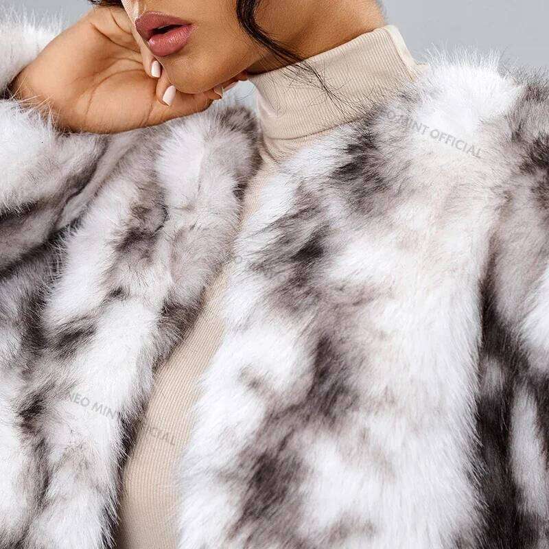 Neo Mint 2024 Winter Fluffy Faux Fox Coat Women Brand Fashion Streetwear Overcoat Chic Girls Warm Short Furry Fur Jacket