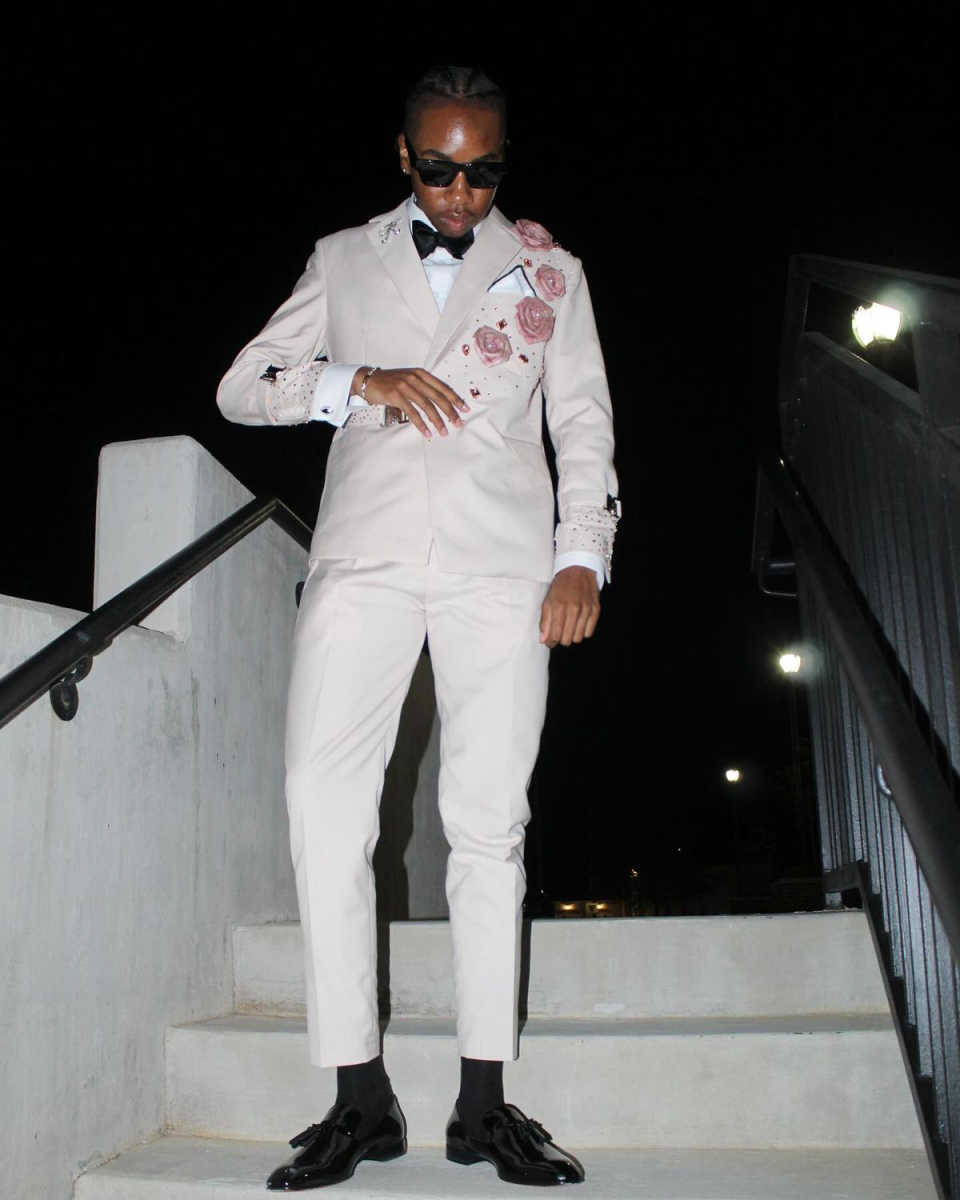 Customized Mens Wedding Tuxedos 2 Pieces Hand Made Flowers Prom Party Groom Wear Birthday Photography Formal Outfits