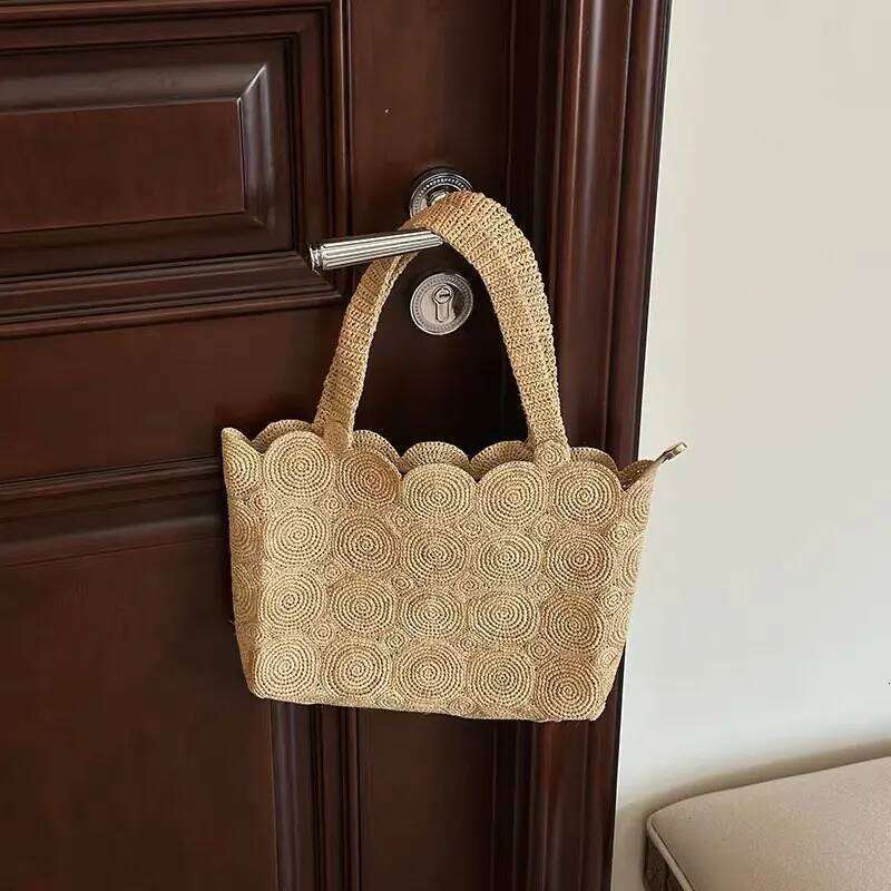 French Designer Style Romantic Raffia Grass Handmade Weaving Shoulder Bag Women Fashion Retro Underarm Handbag