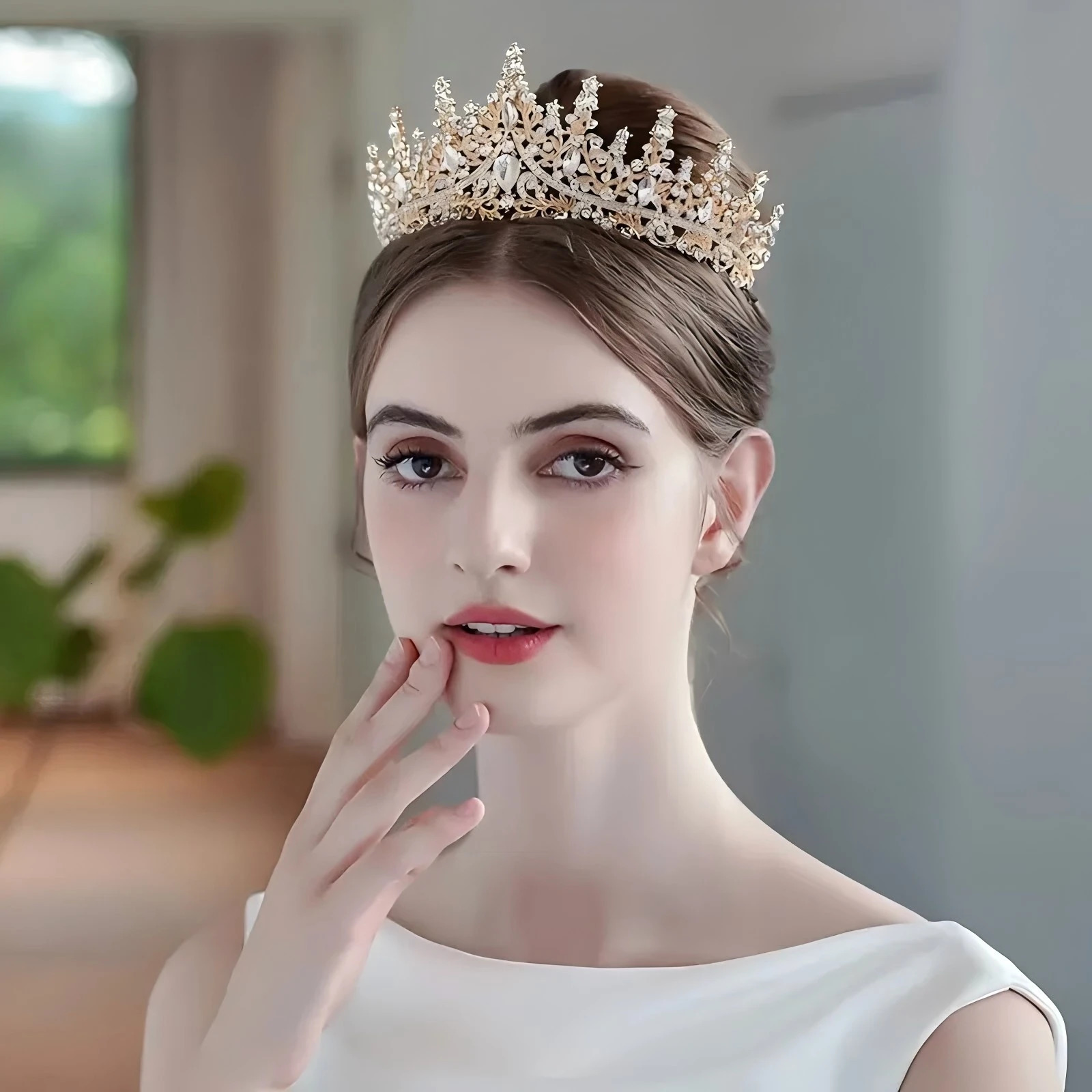 1pc Baroque Queen Crown Elegant Rhinestone Hairband Suitable for Wedding Parties Wearing Womens Hair Accessories Gifts 250610