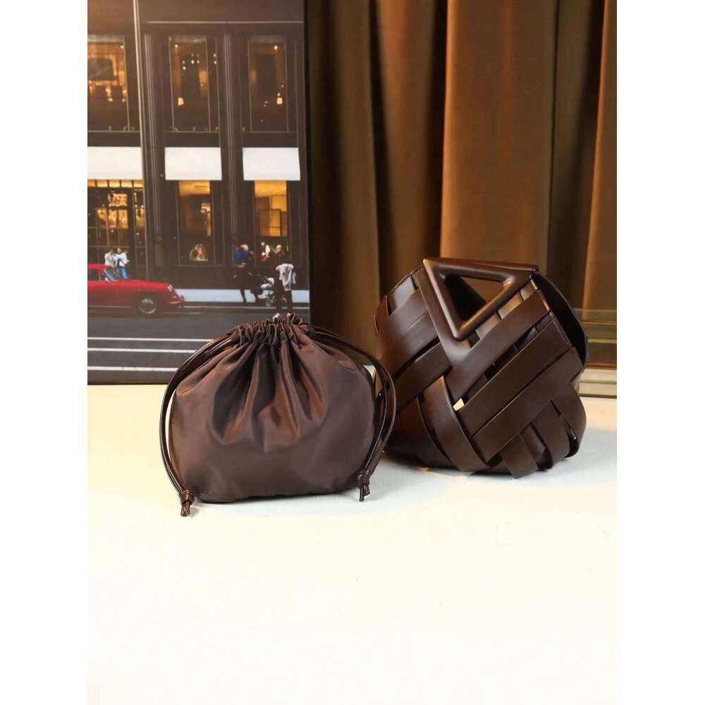 Woven Design Women Handbag, Tote Basket High-End Niche Inverted Triangle Shaped Fashion Commuter Bag, Casual Style