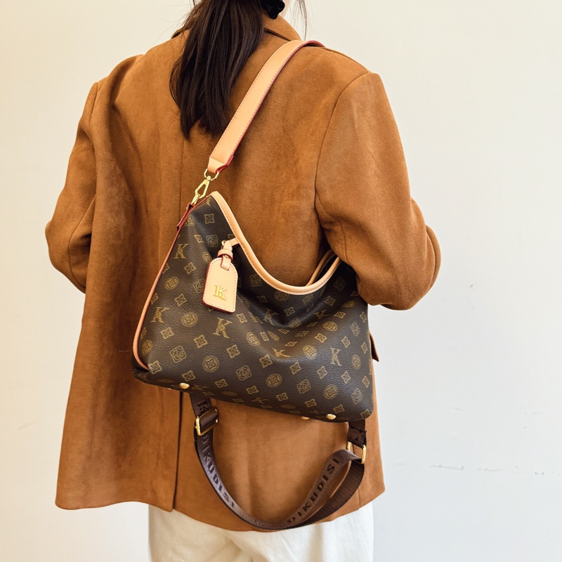 Free Shipping 2025 Designer Women's Luxury New Large Bag, Single Shoulder Underarm Bag, Fashion Commuter Bag