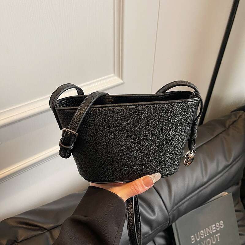 Exquisite Mini for Women 2025 New Summer Versatile Crossbody Fashionable Super Popular Stylish Shoulder Bucket Bag