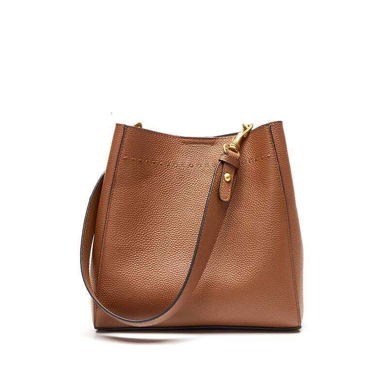 Famicare Women's Genuine Leather Tote Handbag 2022 New Retro Exquisite Large Capacity Bucket Lady Messenger Shoulder Bag