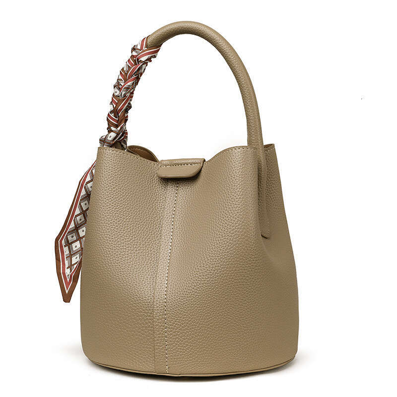 Niche Bucket Large Capacity Crossbody 2025 New Women's Fashion Handbag Versatile Handheld Shoulder Bag