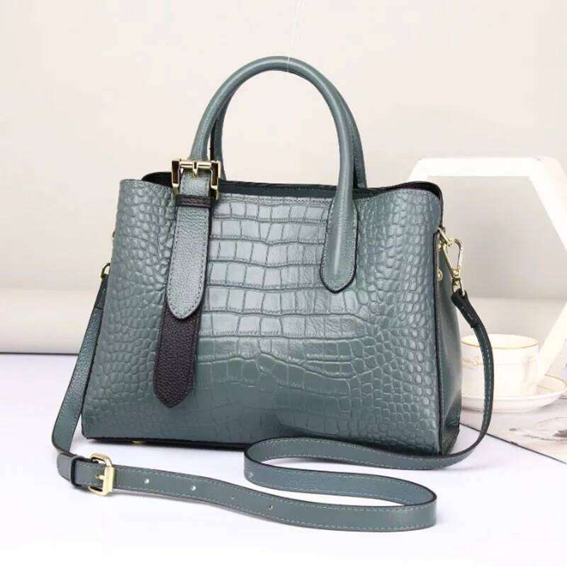 2025 New Large Capacity Genuine Leather Handbag Fashion Commuter Single Shoulder Crossbody Bag 2025/06/10