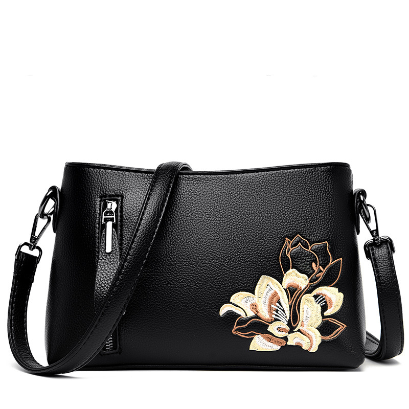 Crossbody 2025 New Chinese Style Embroidered Clutch Fashionable Elegant Mom Large Capacity Simple Shoulder Bag